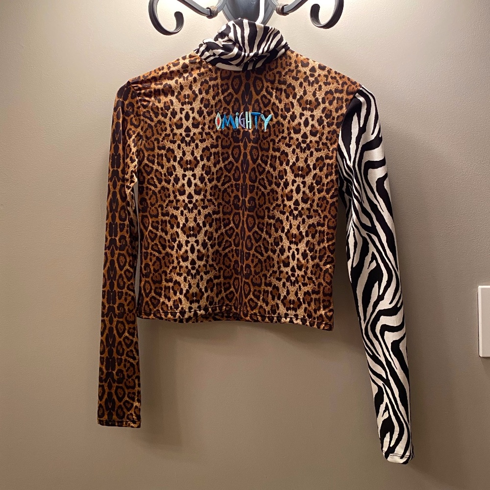 OMighty Long Sleeve Turtleneck Crop Top Animal S